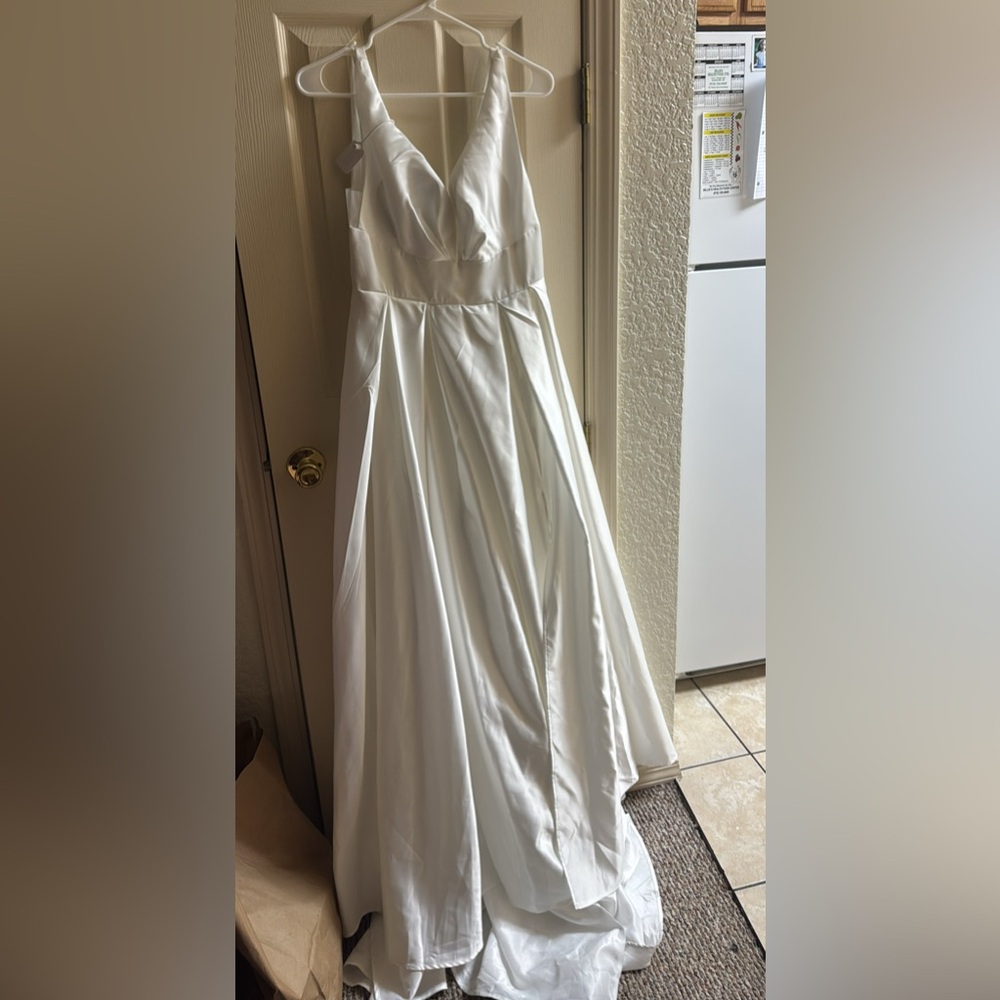 David's Bridal Elegant White Wedding Dress